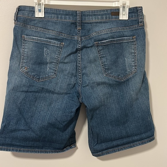 Kut from the Kloth Catherine Boyfriend Jean Shorts Size 8 - Picture 3 of 3
